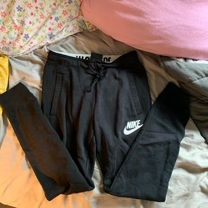 NIKE SWEATPANTS